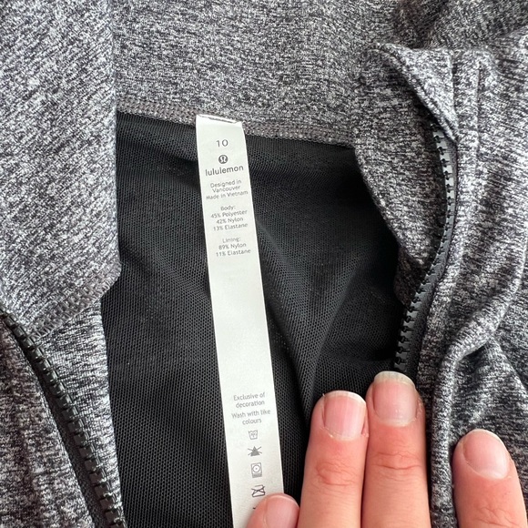 Lululemon Define running jacket size 10 - Picture 3 of 4